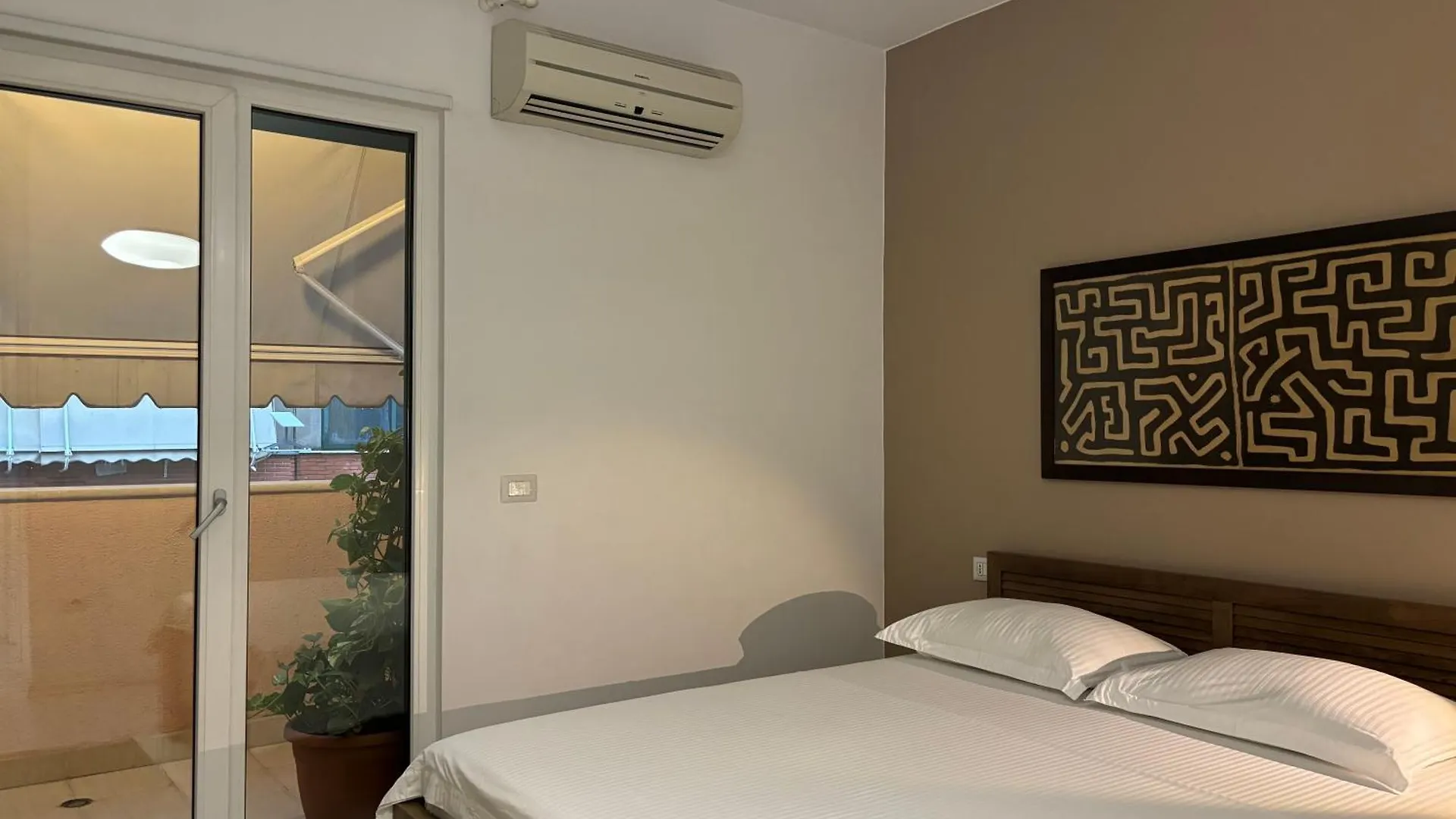 Tam Serviced 2Bdr Apartment City Center No6 Tirana Albania
