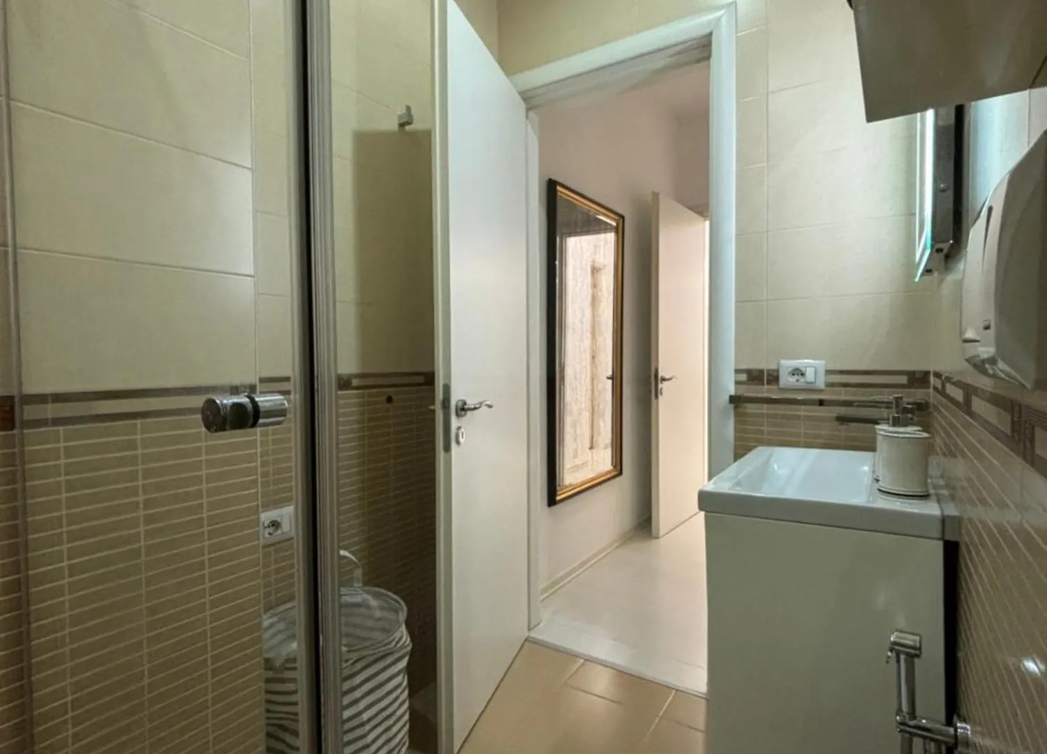 Tam Serviced 2Bdr Apartment City Center No6 Tirana 0*,  Albania