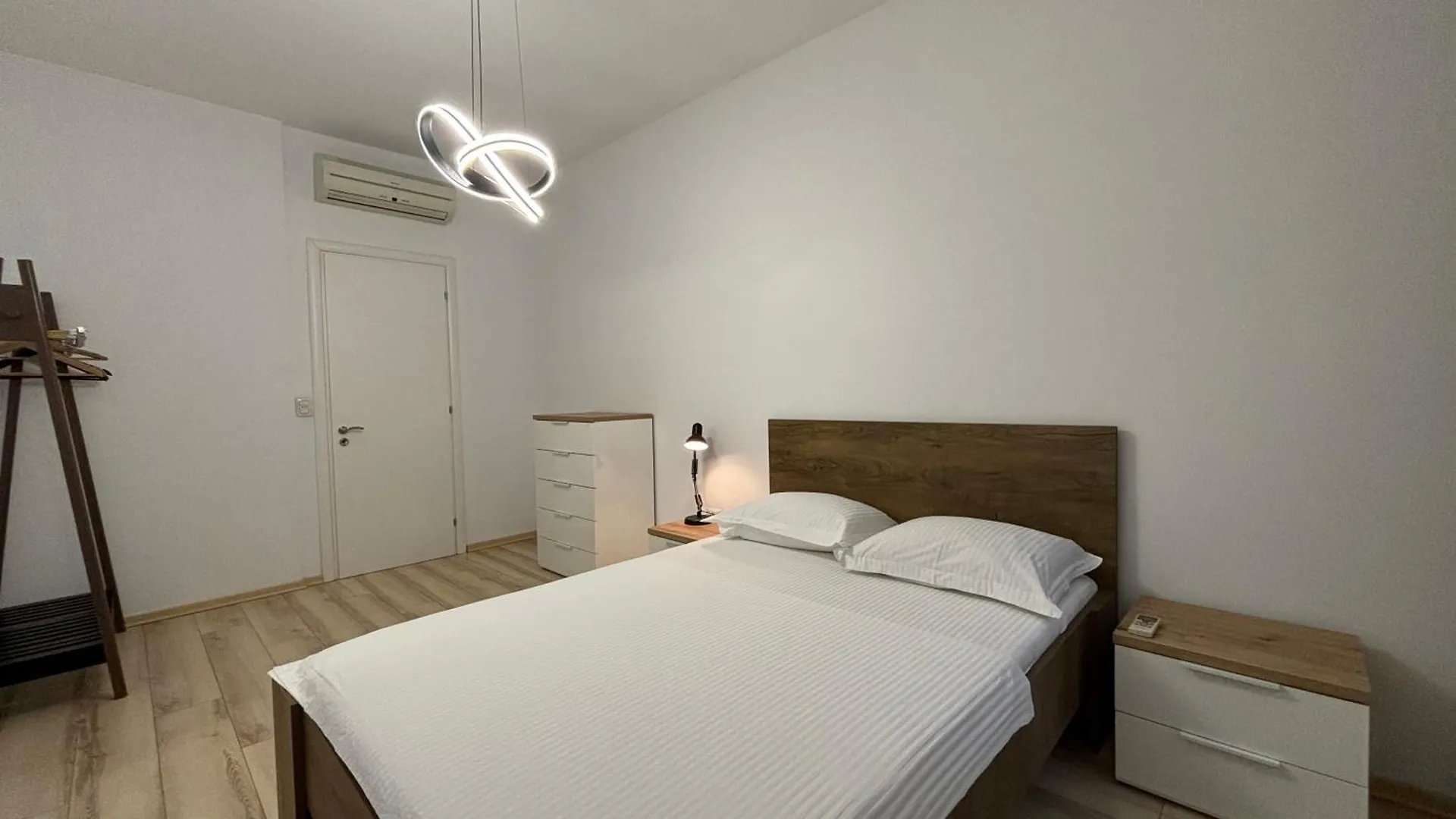 Tam Serviced 2Bdr Apartment City Center No6 Tirana 0*,  Albania